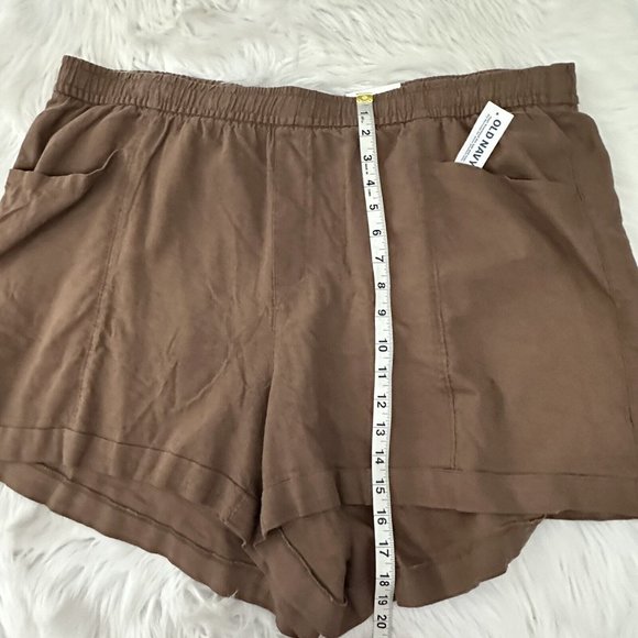 Old Navy womens NWT high rise shorts size 3X brown 55% linen timeless - Picture 9 of 10